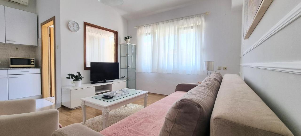 ماكارسكا Apartment Kate-Few Minutes From Beach المظهر الخارجي الصورة