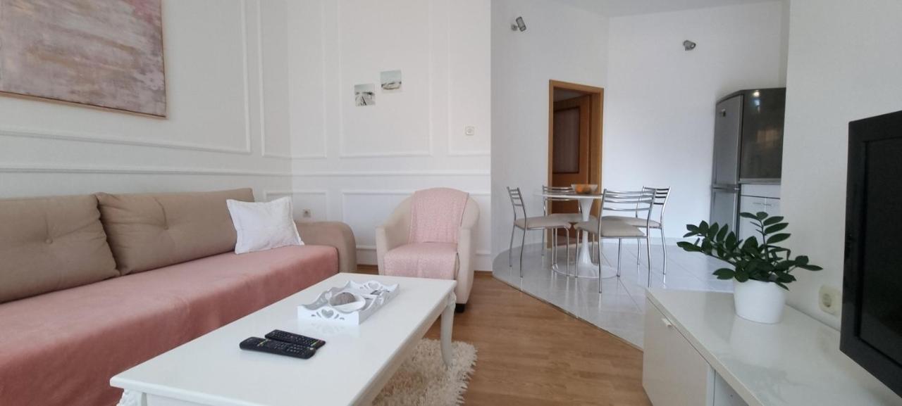 ماكارسكا Apartment Kate-Few Minutes From Beach المظهر الخارجي الصورة