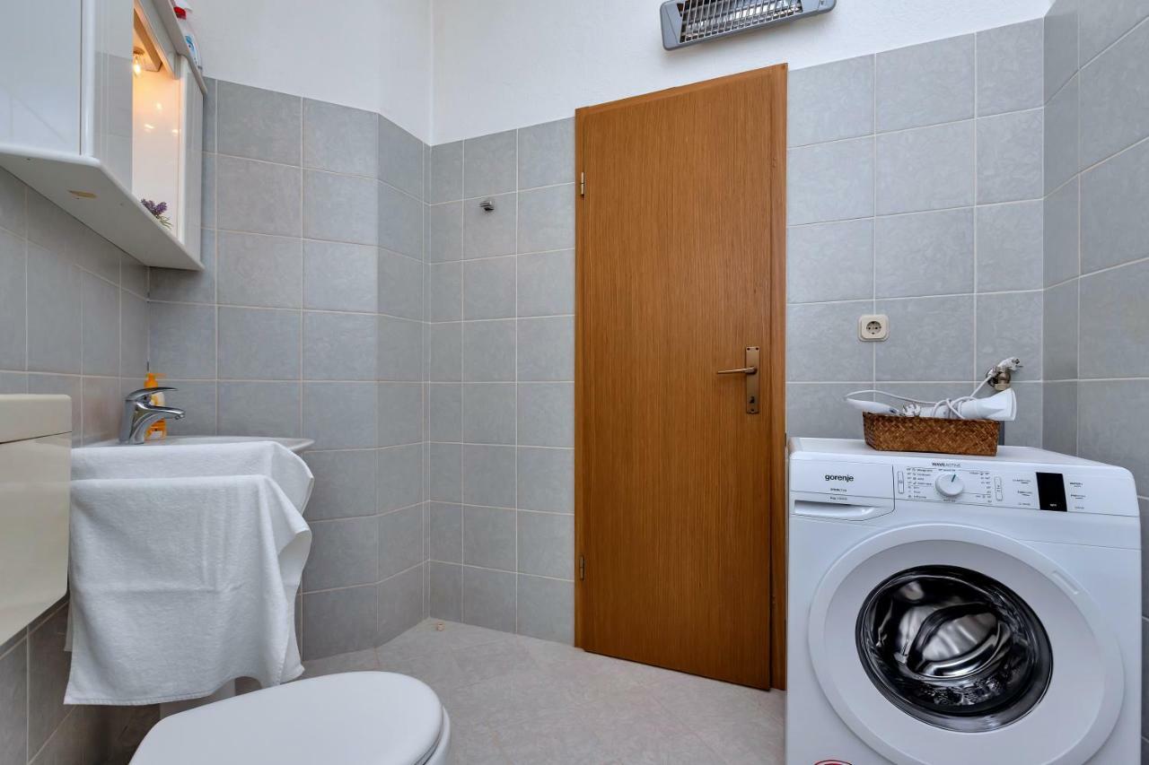 ماكارسكا Apartment Kate-Few Minutes From Beach المظهر الخارجي الصورة