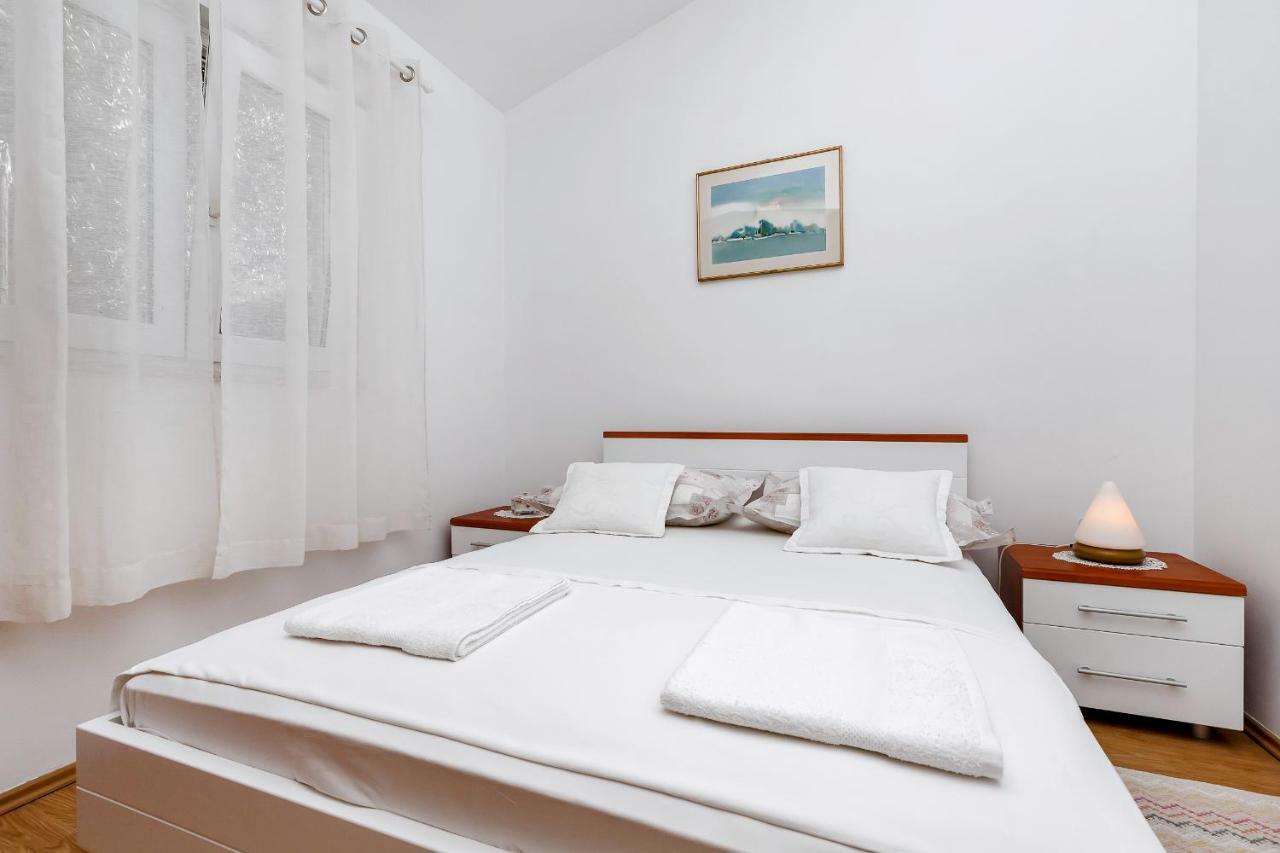 ماكارسكا Apartment Kate-Few Minutes From Beach المظهر الخارجي الصورة