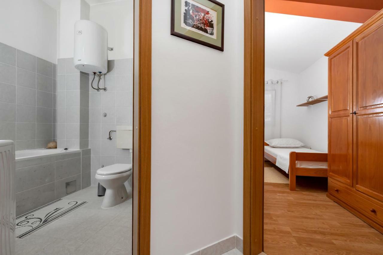 ماكارسكا Apartment Kate-Few Minutes From Beach المظهر الخارجي الصورة